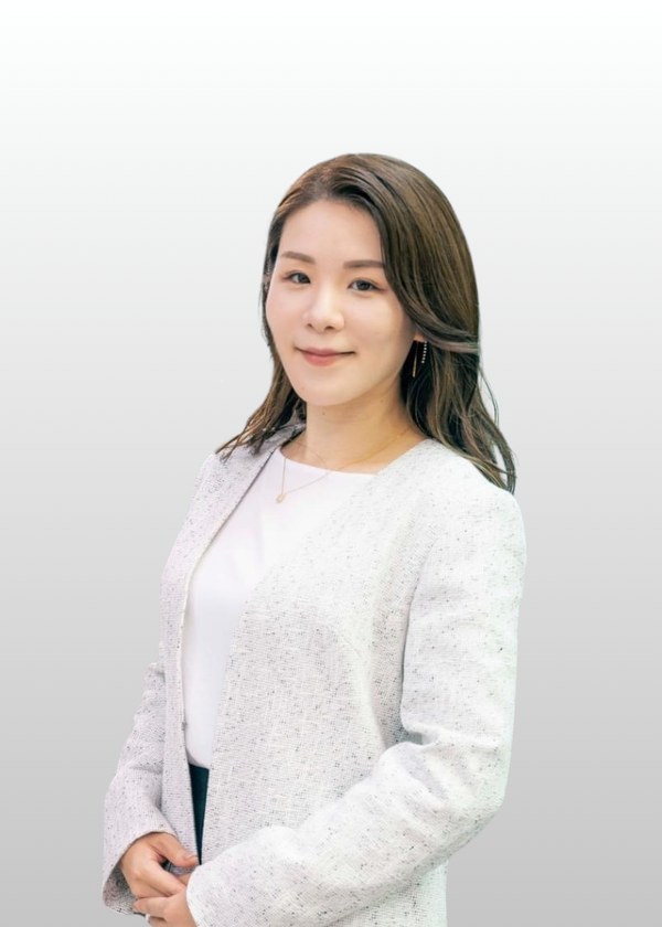 國本 知里氏