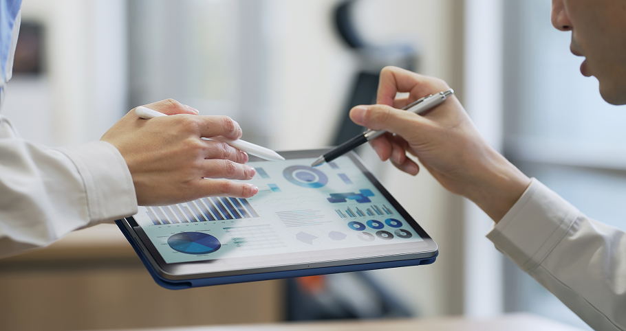 企業変革コンサルティング|各領域のプロフェッショナルが戦略策定からDX実装、営業・マーケティング変革まで一気通貫で伴走支援